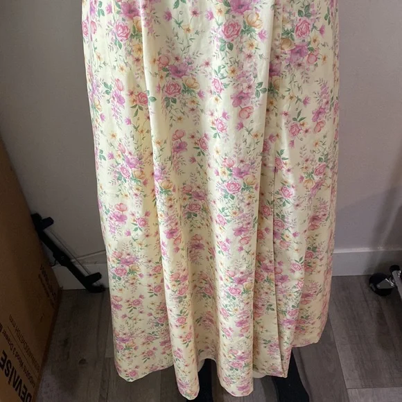 House of CB Cream Floral Puff-Sleeve Midi Dress with Pink & Green Accents - Picture 4 of 9